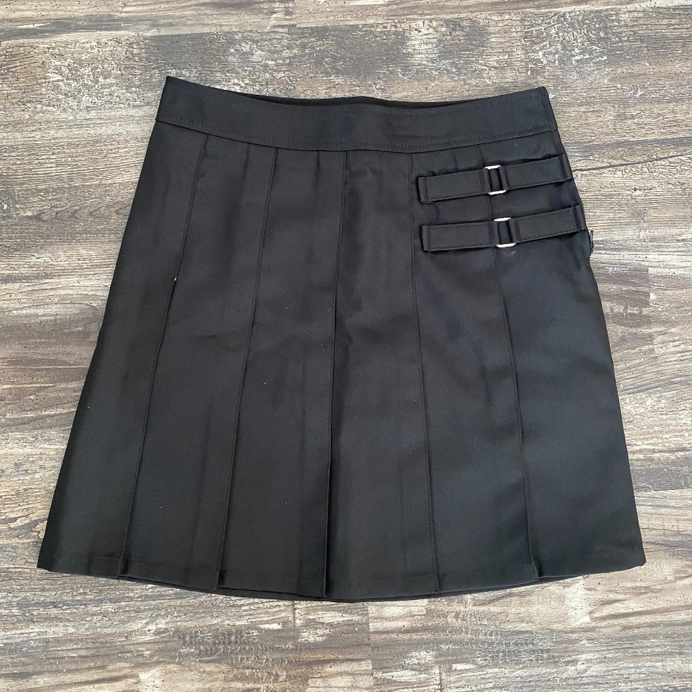 Girls black pleated skirt (skort)